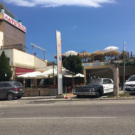 Hotel Patrizia Сенигалия Екстериор снимка