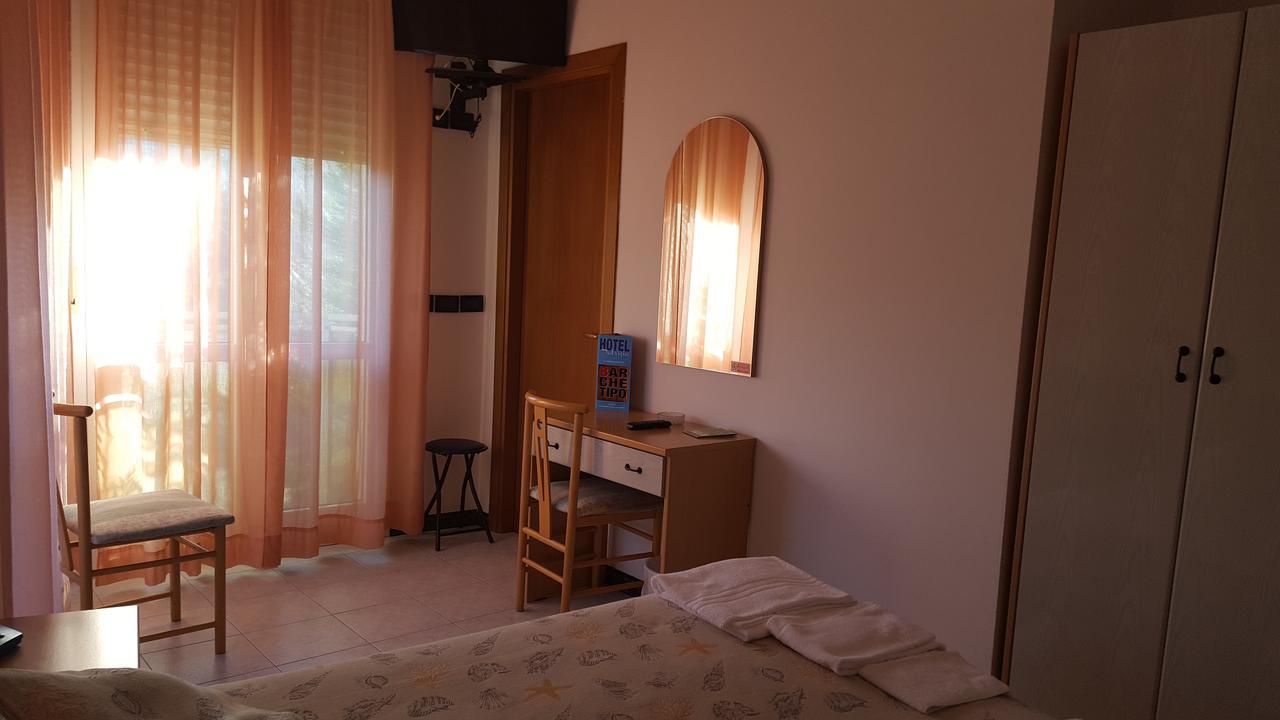 Hotel Patrizia Сенигалия Екстериор снимка