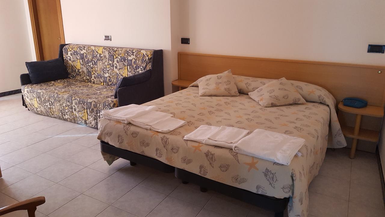 Hotel Patrizia Сенигалия Екстериор снимка