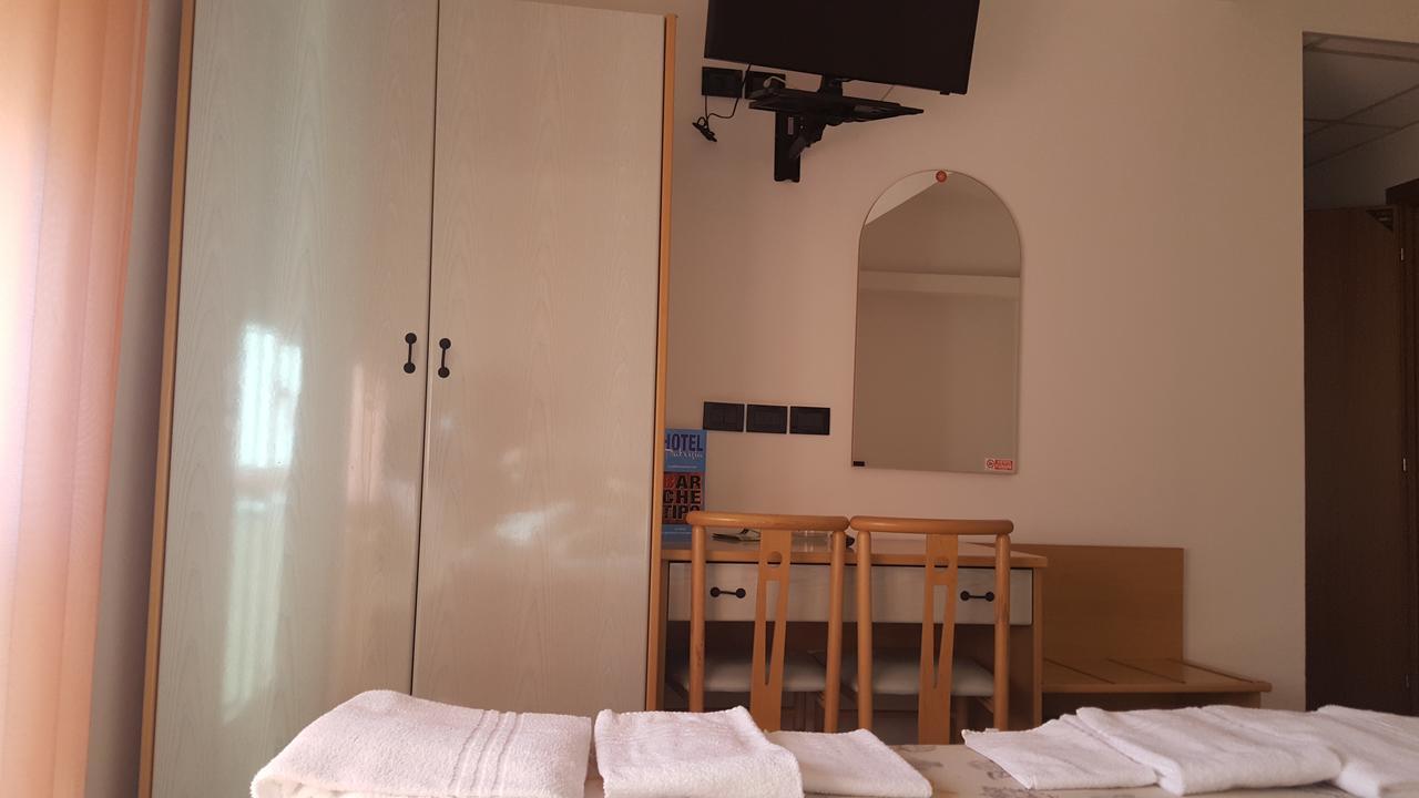 Hotel Patrizia Сенигалия Стая снимка