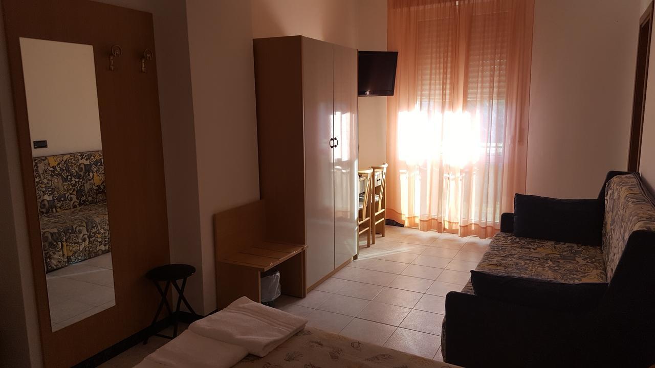 Hotel Patrizia Сенигалия Екстериор снимка